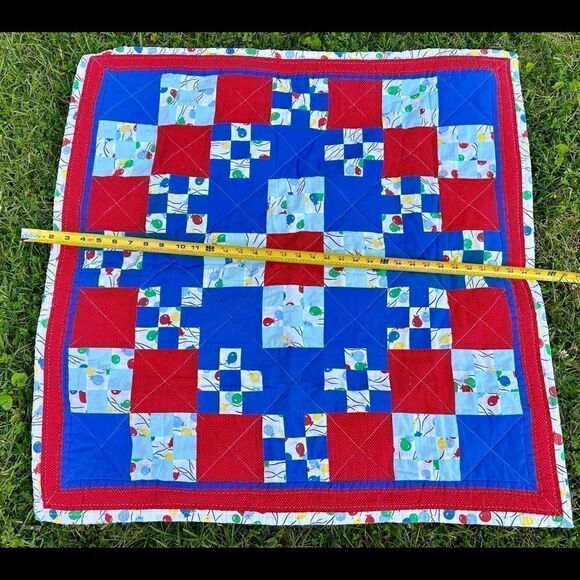 Vintage Homemade Baby Quilt Blanket Balloons Patchwork Red Blue Cotton Blanket - Picture 5 of 8